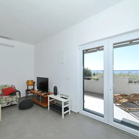 By The Sea Mandre, Pag - 24320 Apartment